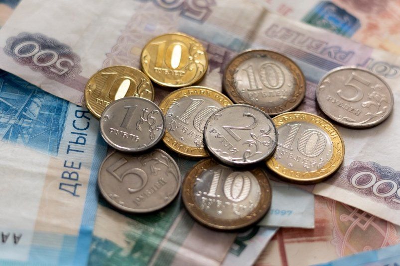 Тем, у кого отпуск летом, по закону положена доплата - упадет на карты "Мир"