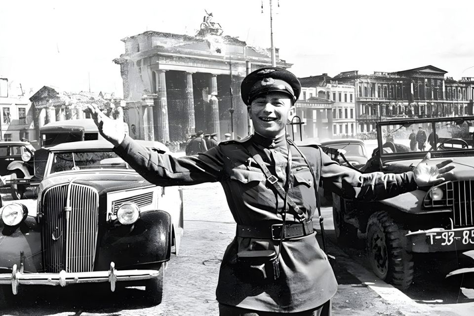  : ,      1945 