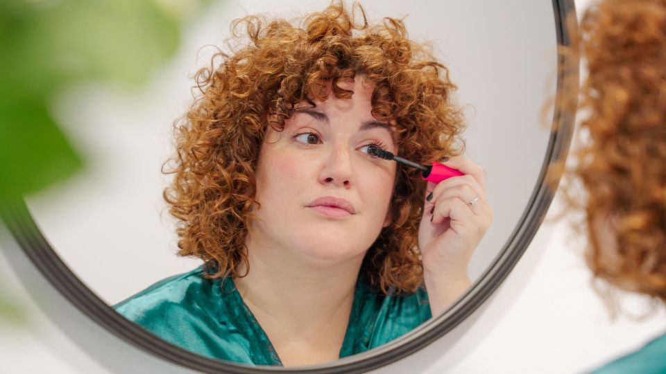 Без наращивания и специальной туши: звездный визажист раскрыла секрет пышных ресниц