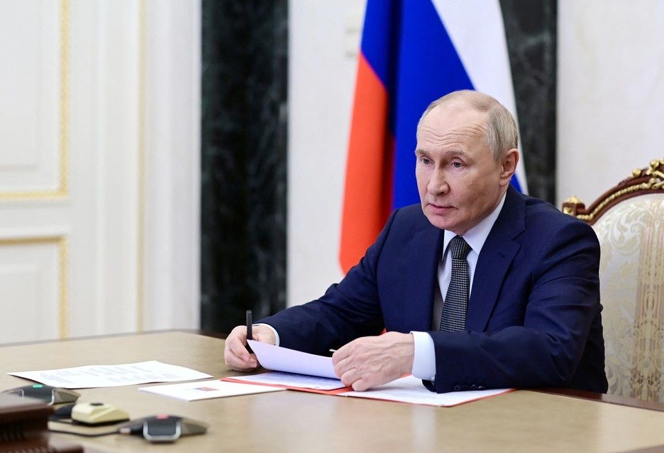 Создание условий для переквалификации работников: Путин о будущем ИИ