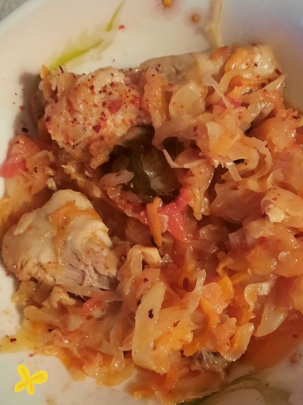 Тушеная капуста с курицей — простое и сытное блюдо на каждый день