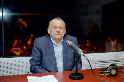 #FM.               :