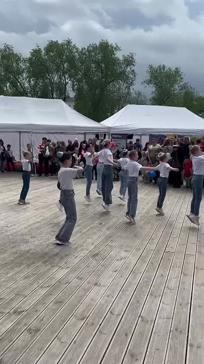 ,              15:00
