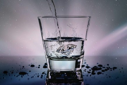 Как быстро остановить икоту: 6 способов