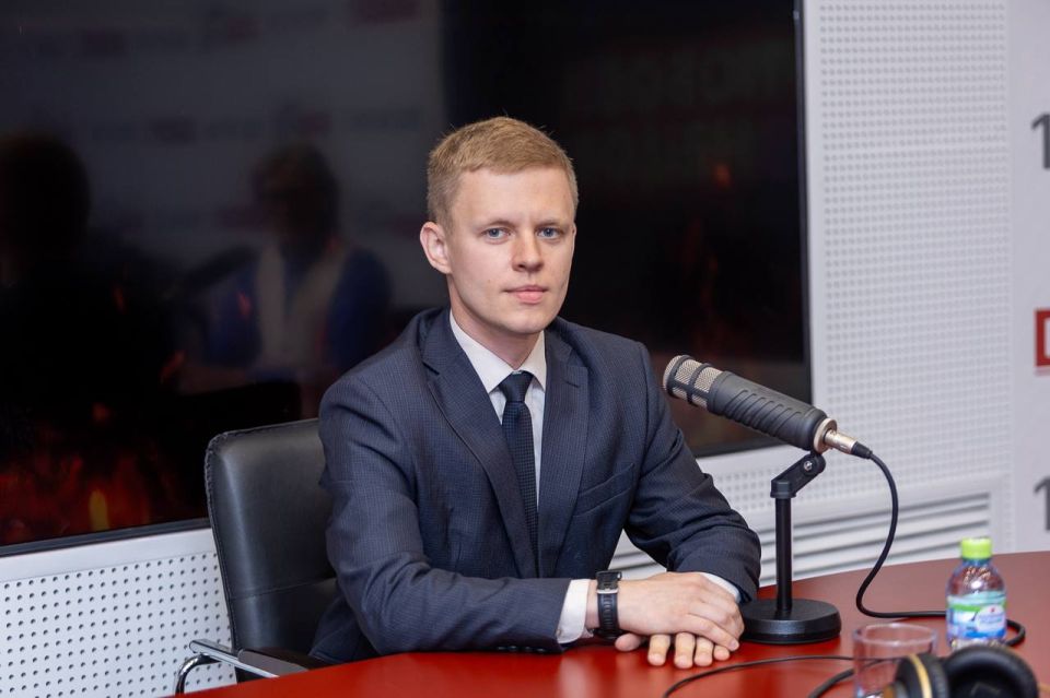 #FM.           :