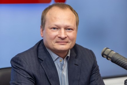 #FM.                 3      :