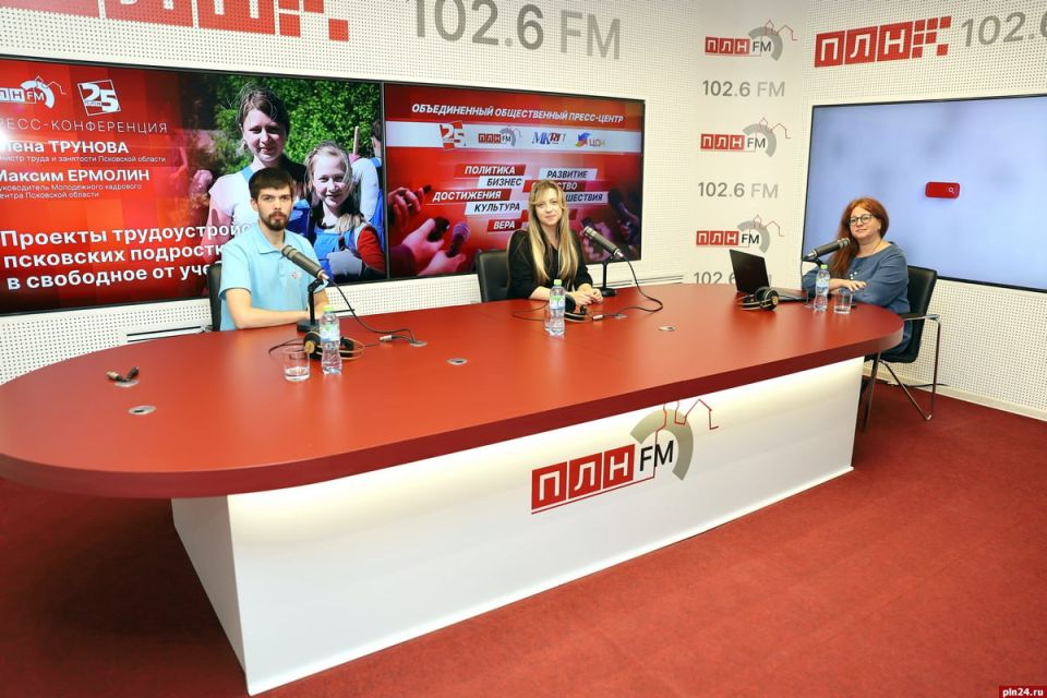 #FM.           :