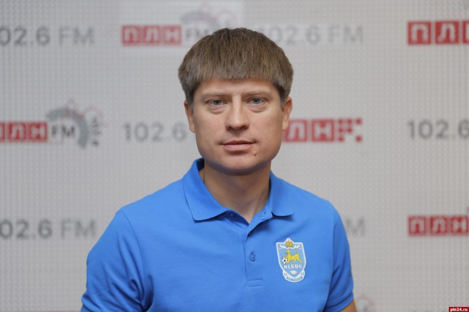 #FM.      :