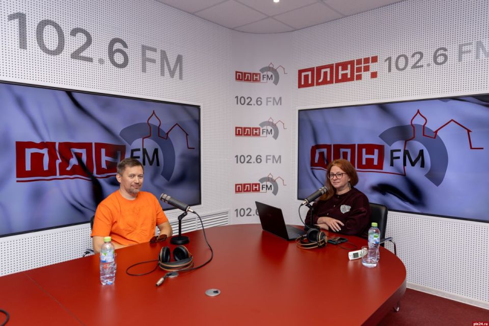 #FM.  ,   -     :