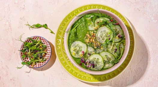Пробуждение вкуса: нежный овощной смузи-боул с маком и орехами