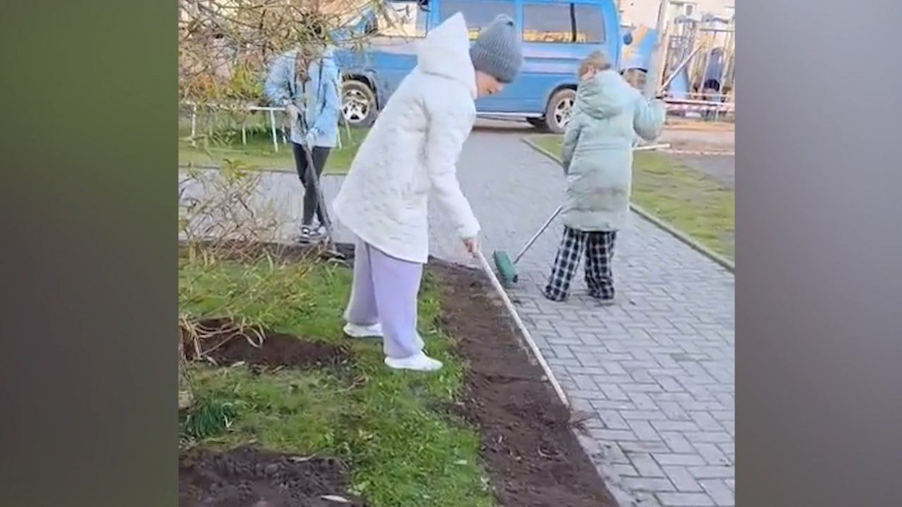 В реализации инициативного проекта "Соколинка 2.0" по собственному желанию принимают участие дети В реализации инициативного проекта "Соколинка 2.0" по собственному желанию принимают участие дети