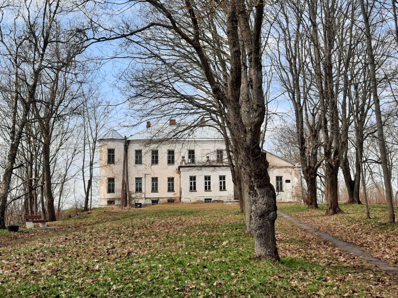 Более 200 млн рублей выделило Министерство культуры России на реставрацию Дома Родзянко в Усвятах