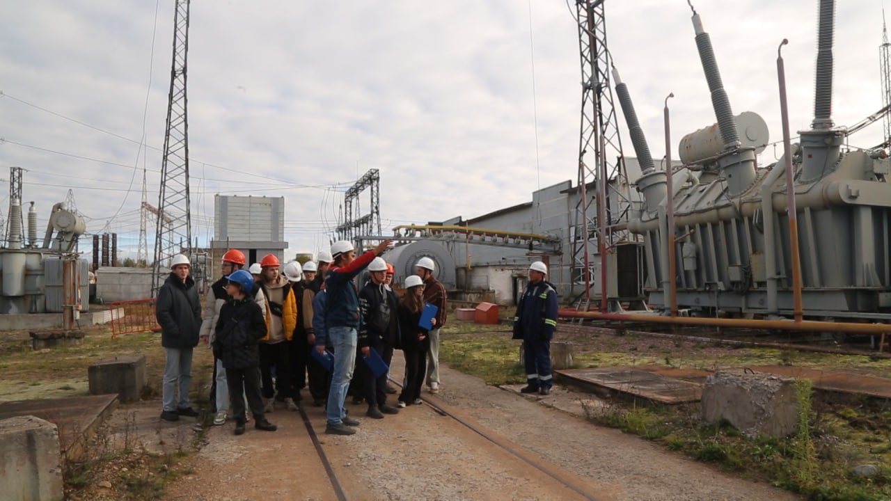 С начала года около 400 студентов из Северо-Западного федерального округа посетили ключевые объекты энергетической инфраструктуры, получив уникальную возможность познакомиться с процессами, которые обеспечивают бесперебойное... С начала года около 400 студентов из Северо-Западного федерального округа посетили ключевые объекты энергетической инфраструктуры, получив уникальную возможность познакомиться с процессами, которые обеспечивают бесперебойное...