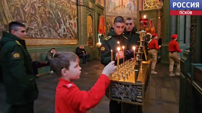 Юнармейцы военно-патриотического клуба из Опочки "Беркут" в составе делегации школьников Псковской области побывали в парке "Патриот" в Москве Юнармейцы военно-патриотического клуба из Опочки "Беркут" в составе делегации школьников Псковской области побывали в парке "Патриот" в Москве