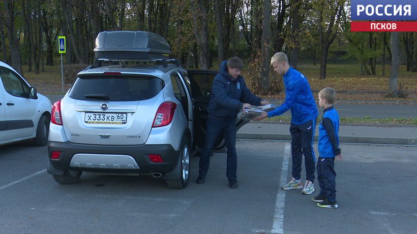 Футбольный клуб "Псков" совместно со стадионом "Машиностроитель" проводит экологический месяц Футбольный клуб "Псков" совместно со стадионом "Машиностроитель" проводит экологический месяц