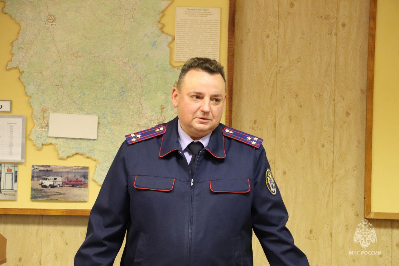 Объявлена благодарность!. Сегодня сотрудникам аварийно-спасательной службы Псковской области были вручены благодарности от имени руководителя следственного управления Следственного комитета РФ по Псковской области Объявлена благодарность!. Сегодня сотрудникам аварийно-спасательной службы Псковской области были вручены благодарности от имени руководителя следственного управления Следственного комитета РФ по Псковской области