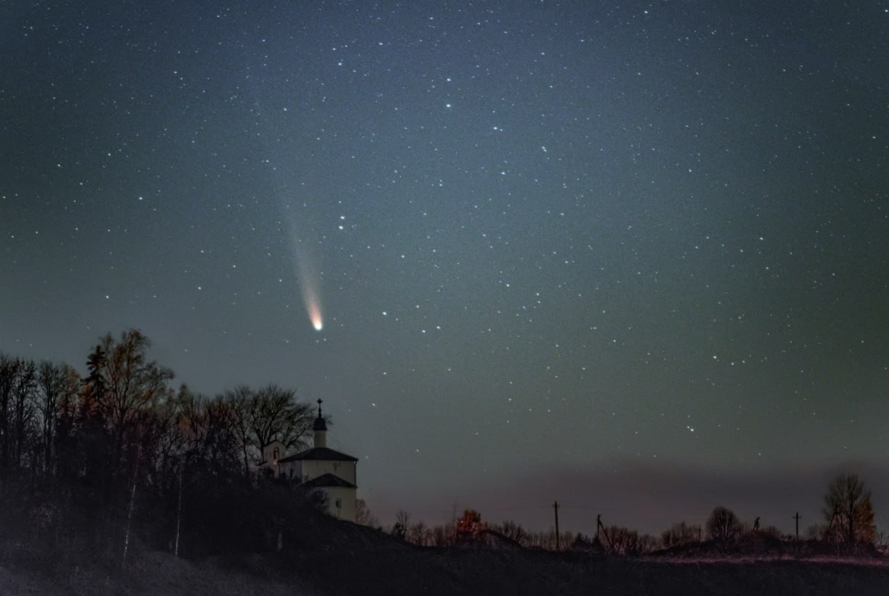 Астроном-любитель Петр Митрофанов запечатлел северное сияние в небе над Изборском Астроном-любитель Петр Митрофанов запечатлел северное сияние в небе над Изборском