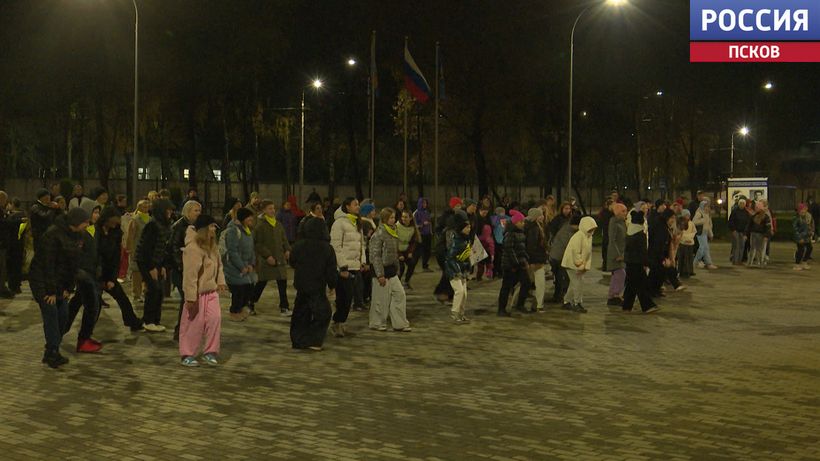 Семейные соревнования. Ученики 29-й гимназии и их родители приняли участие в спортивно-краеведческой игре "Дорогами Победы" Семейные соревнования. Ученики 29-й гимназии и их родители приняли участие в спортивно-краеведческой игре "Дорогами Победы"