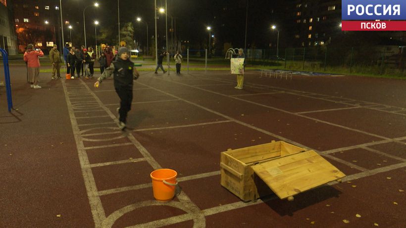 Семейные соревнования. Ученики 29-й гимназии и их родители приняли участие в спортивно-краеведческой игре "Дорогами Победы" Семейные соревнования. Ученики 29-й гимназии и их родители приняли участие в спортивно-краеведческой игре "Дорогами Победы"