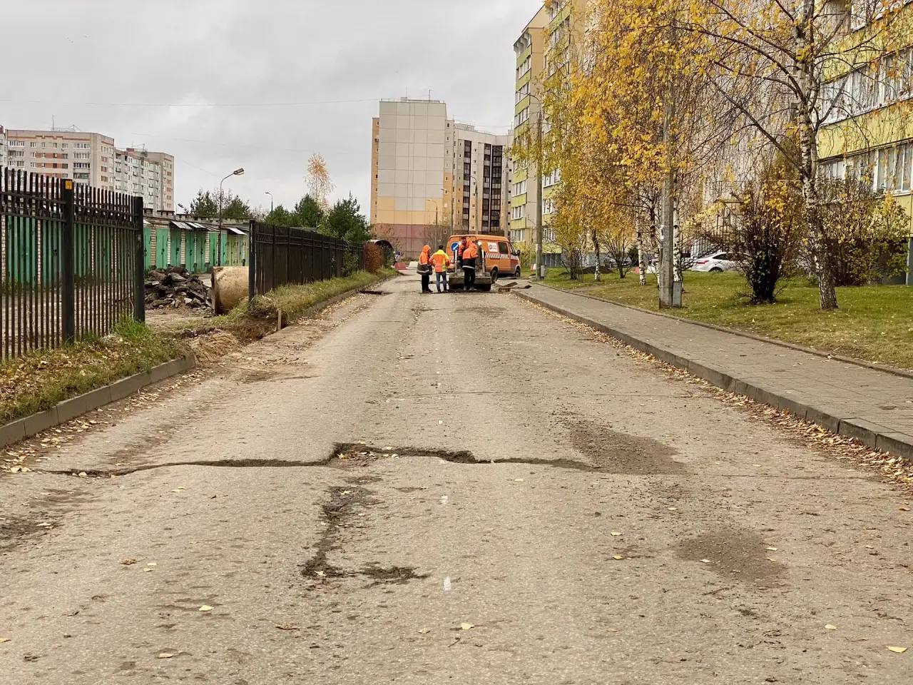 Елкин Борис: Проезд на улице Владимирской, проходящий вдоль дома №4 и до пересечения с улицей Никольской, вскоре обретёт свежий слой асфальта Елкин Борис: Проезд на улице Владимирской, проходящий вдоль дома №4 и до пересечения с улицей Никольской, вскоре обретёт свежий слой асфальта