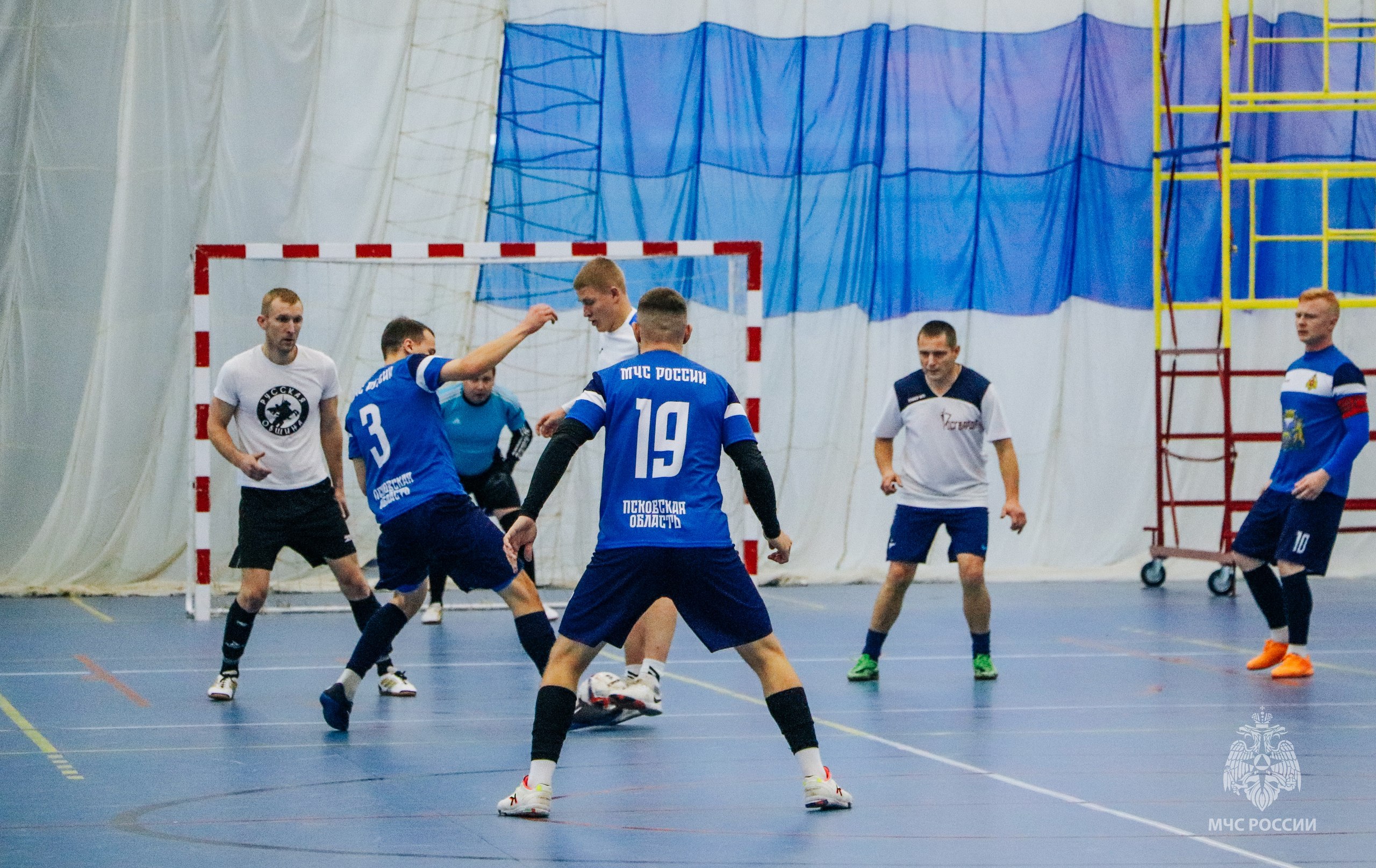 Чемпионат "Динамо" по футзалу определил лучших в силовых структурах Псковской области Чемпионат "Динамо" по футзалу определил лучших в силовых структурах Псковской области