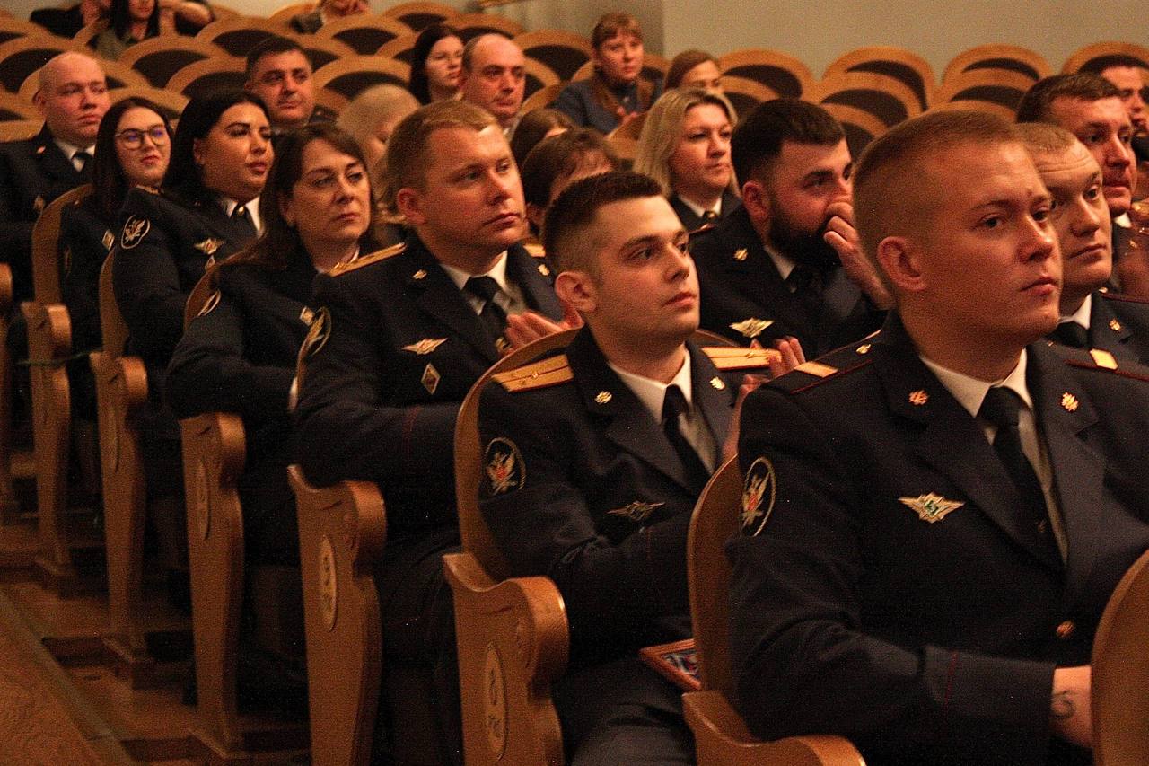 Елкин Борис: Поздравил сотрудников псковского СИЗО с двумя профессиональными праздниками Елкин Борис: Поздравил сотрудников псковского СИЗО с двумя профессиональными праздниками