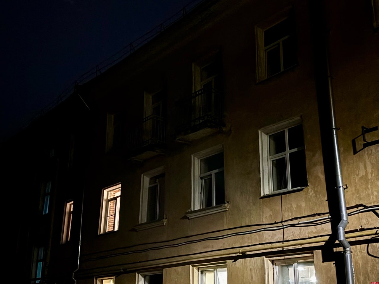 Депутат Псковской гордумы по округу №3 Антон Мороз обсудил с жителями дома №33 на Октябрьском проспекте создание ТОС Депутат Псковской гордумы по округу №3 Антон Мороз обсудил с жителями дома №33 на Октябрьском проспекте создание ТОС