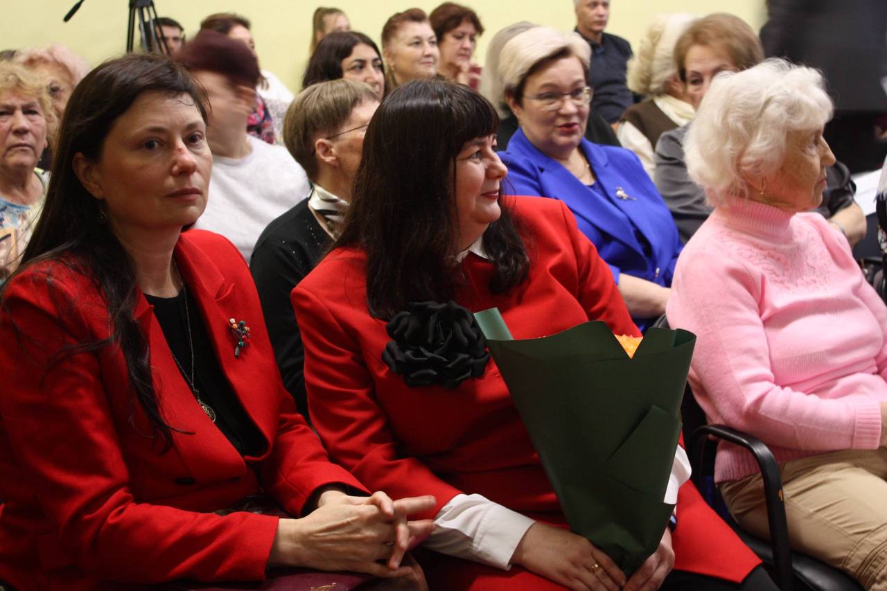 Елкин Борис: От всего сердца поздравил наш Естественно-математический лицей с 50-летним юбилеем! Елкин Борис: От всего сердца поздравил наш Естественно-математический лицей с 50-летним юбилеем!