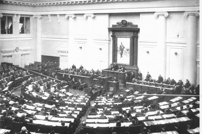 17 октября (или 30 октября по старому стилю) 1905 года — важная дата в истории народовластия России