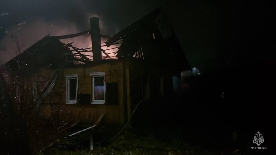 #ОперативноЗаСутки. За минувшие сутки пожарные подразделения Псковской области реагировали на два техногенных пожара, возможной причиной которых стало короткое замыкание электропроводки