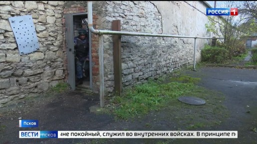 Псковскому тюремному замку 220 лет, а для людей, в нем трудящихся, сегодня еще одна важная дата – день работников СИЗО и тюрем