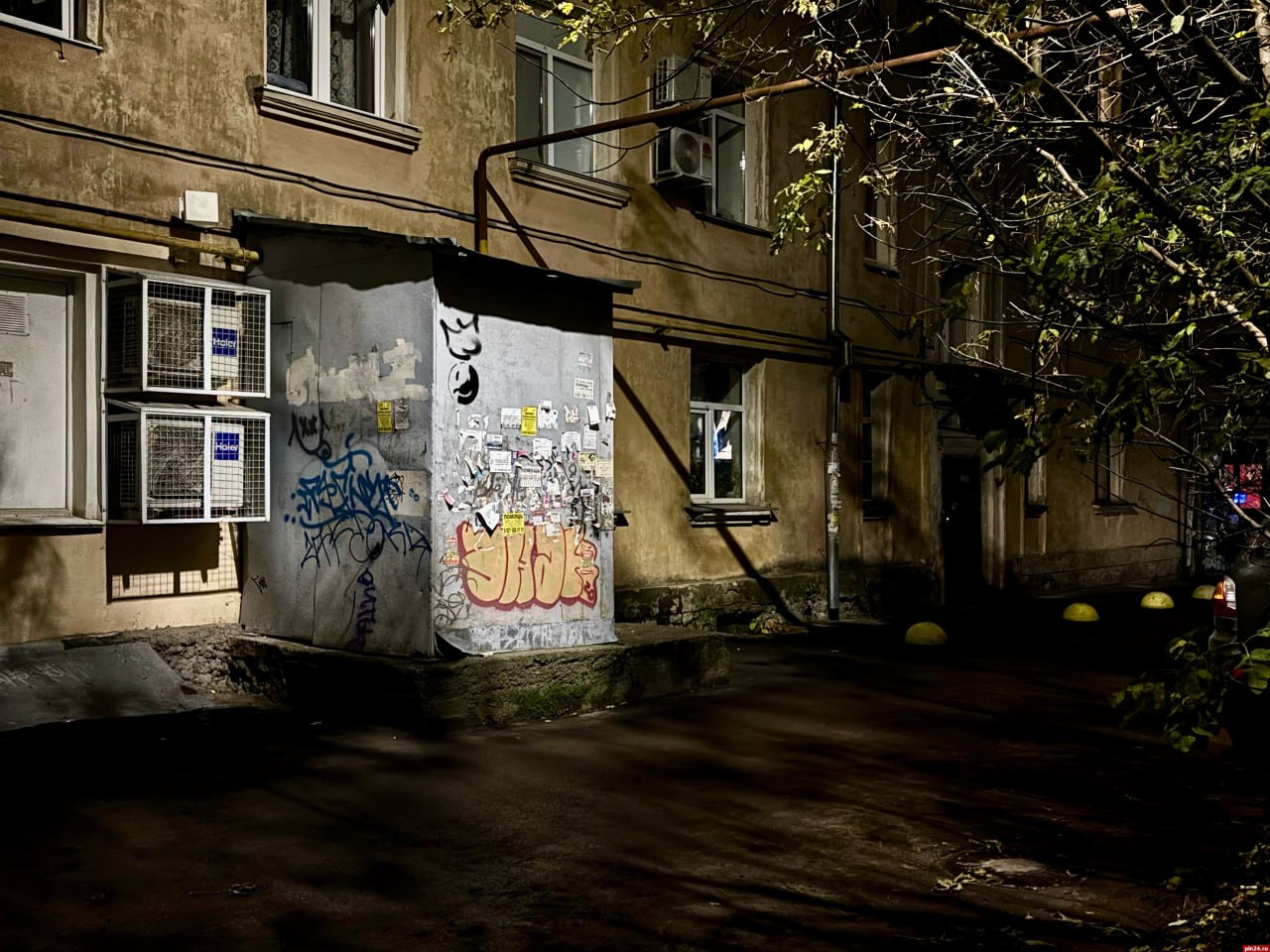 Депутат Псковской гордумы по округу №3 Антон Мороз обсудил с жителями дома №33 на Октябрьском проспекте создание ТОС Депутат Псковской гордумы по округу №3 Антон Мороз обсудил с жителями дома №33 на Октябрьском проспекте создание ТОС