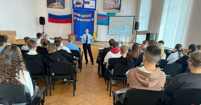 На прошлой неделе в Великолукском филиале Петербургского государственного университета путей сообщения Императора Александра I прошла встреча сотрудников Госавтоинспекции и студентов На прошлой неделе в Великолукском филиале Петербургского государственного университета путей сообщения Императора Александра I прошла встреча сотрудников Госавтоинспекции и студентов