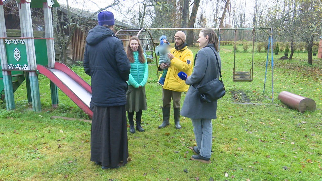 Переехали из Франции на Псковщину ради будущего детей Переехали из Франции на Псковщину ради будущего детей