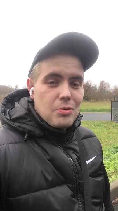 Олег Лаптев, пресс-секретарь Дирекции Северо-Западного федерального округа Федерации бокса России поздравил ГТРК «Псков» с юбилеем!