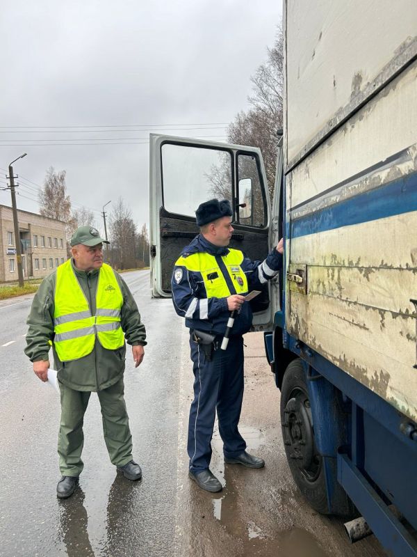 Сотрудники отделения Госавтоинспекции МО МВД России " Бежаницкий" совместно с представителями АНО "Дружина" продолжают проводить профилактические мероприятия на территории обслуживания! Сотрудники отделения Госавтоинспекции МО МВД России " Бежаницкий" совместно с представителями АНО "Дружина" продолжают проводить профилактические мероприятия на территории обслуживания!