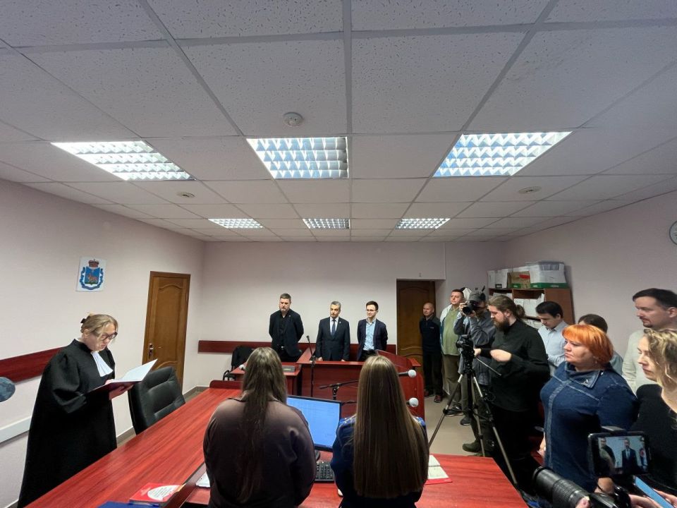 Льва Шлосберга* приговорили к обязательным работам Льва Шлосберга* приговорили к обязательным работам