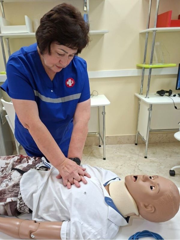 33 человека, врачи и диспетчера скорой, прошли обучение для повышения квалификации «Дистанционное консультирование исполнителей первой помощи на месте происшествия» 33 человека, врачи и диспетчера скорой, прошли обучение для повышения квалификации «Дистанционное консультирование исполнителей первой помощи на месте происшествия»