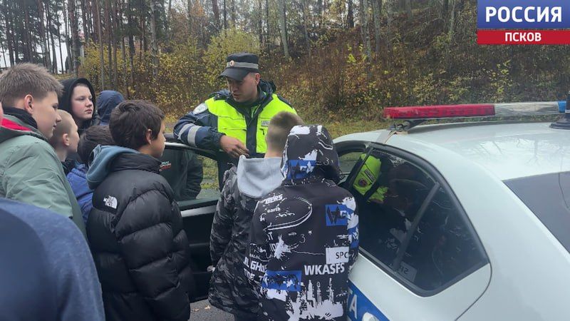          &quot;  &quot;        &quot;    2025&quot;