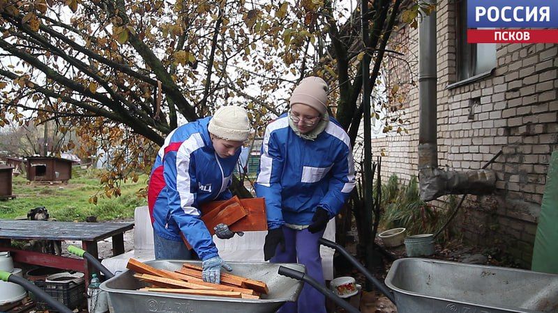 Более 90 школьников из Пскова и других городов региона приняли участие в "ТОПовом" десанте Более 90 школьников из Пскова и других городов региона приняли участие в "ТОПовом" десанте