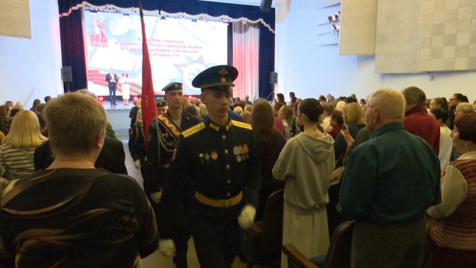 Псков передал Республике Коми копию Знамени Победы в рамках всероссийской акции