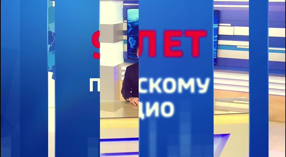 Максим Кузнецов, псковский поэт поздравил ГТРК «Псков» с юбилеем и прочитал стихотворение «Псковскому телевидению посвящается...»