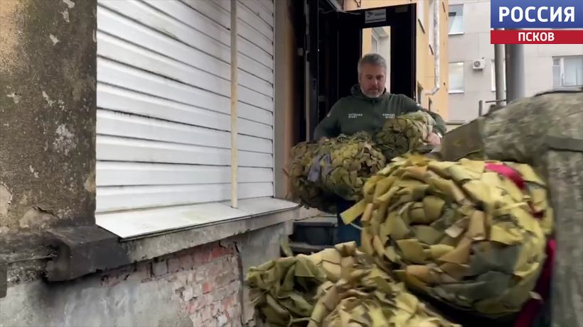 Народный фронт передал очередную партию гуманитарной помощи нашим бойцам Народный фронт передал очередную партию гуманитарной помощи нашим бойцам