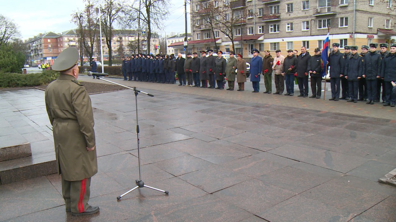 В Пскове отметили годовщину исторического парада 1941 года на Красной площади В Пскове отметили годовщину исторического парада 1941 года на Красной площади