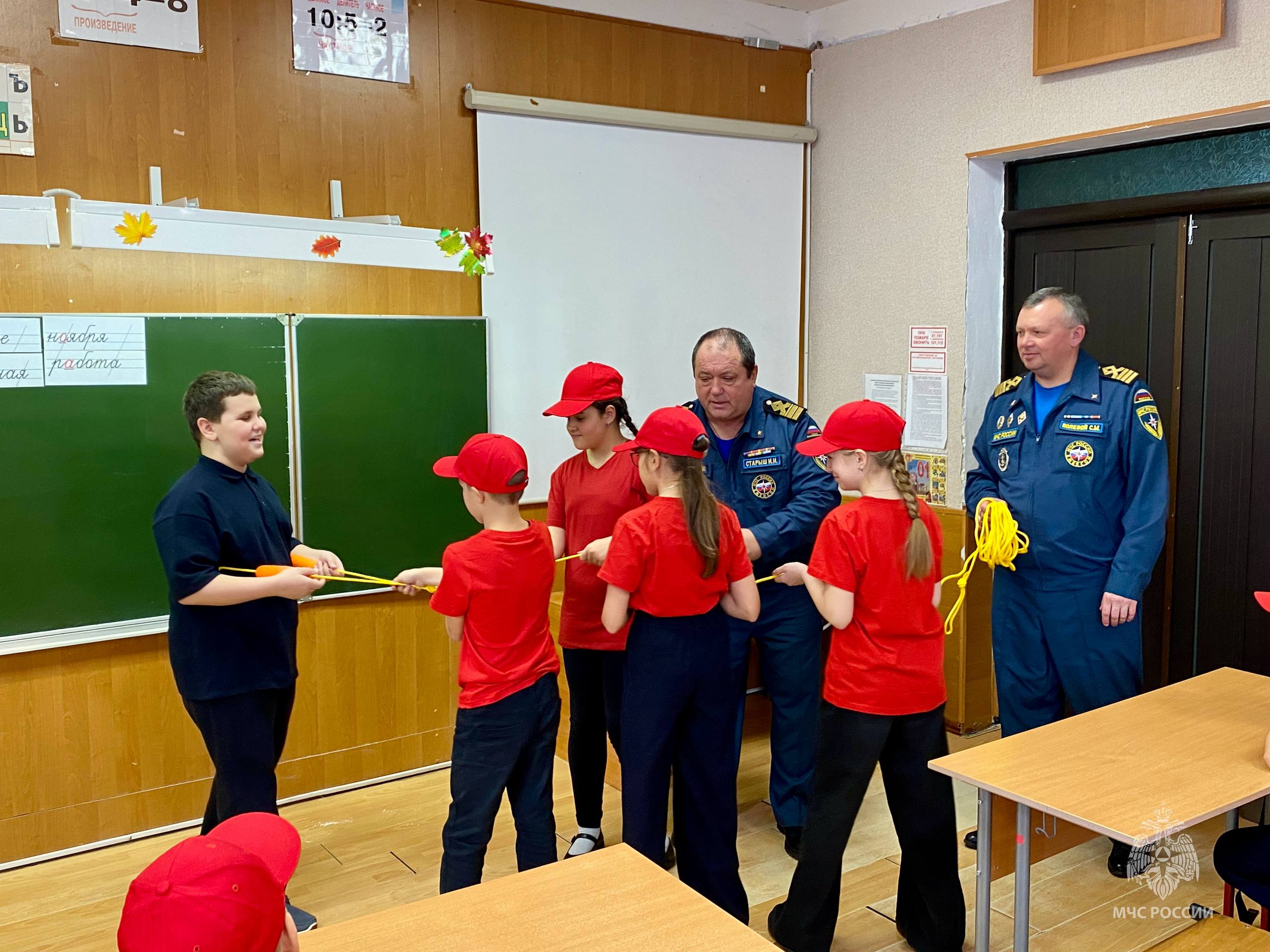 Урок от профессионалов: специалисты ГИМС напомнили о безопасности на водоемах Урок от профессионалов: специалисты ГИМС напомнили о безопасности на водоемах