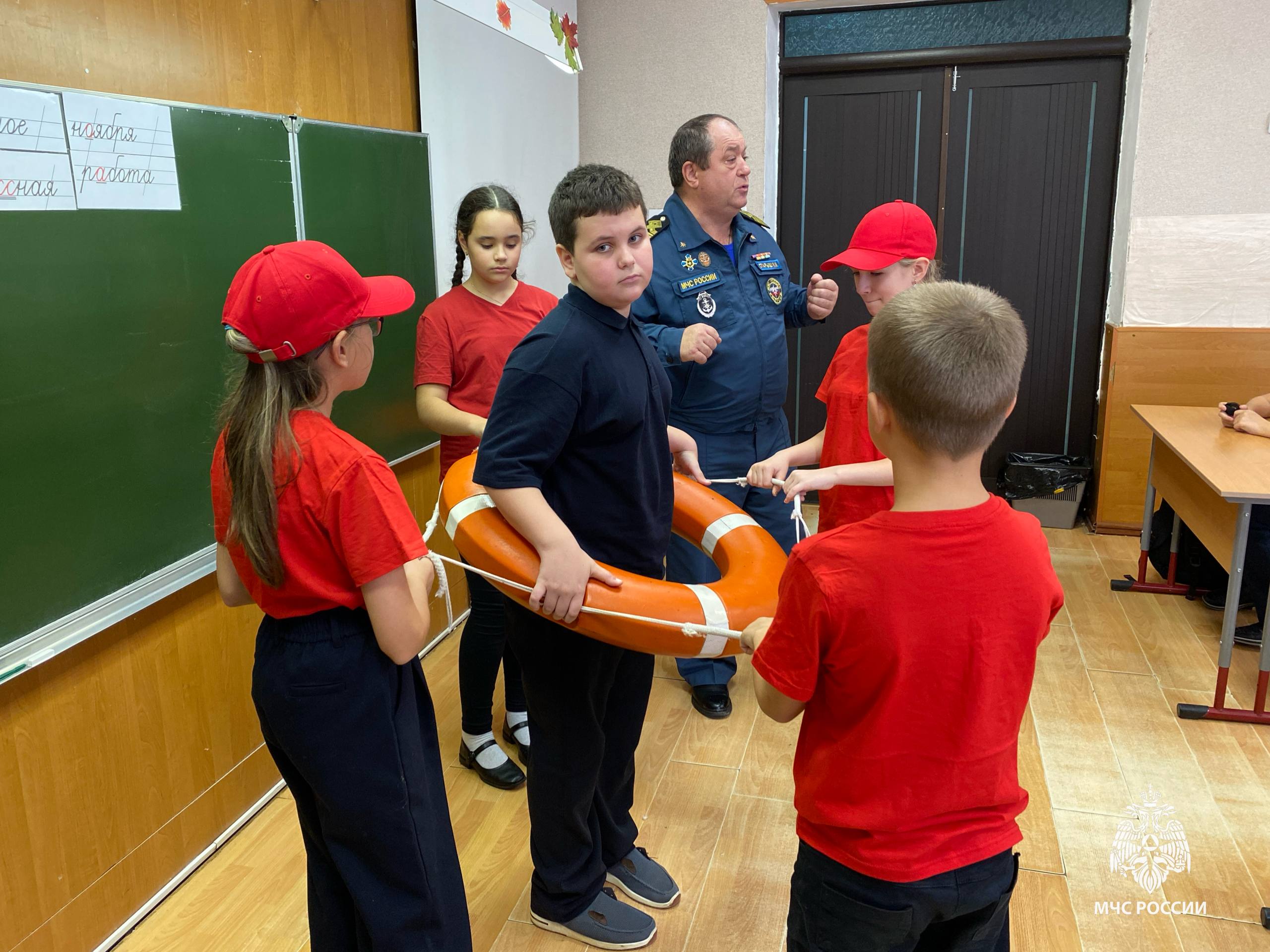 Урок от профессионалов: специалисты ГИМС напомнили о безопасности на водоемах Урок от профессионалов: специалисты ГИМС напомнили о безопасности на водоемах