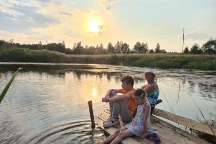 Две ученицы Школы межэтнической журналистики в Пскове взяли интервью у израильтянки Надежды Бутковской, которая переехала в Россию с тремя детьми из Великобритании