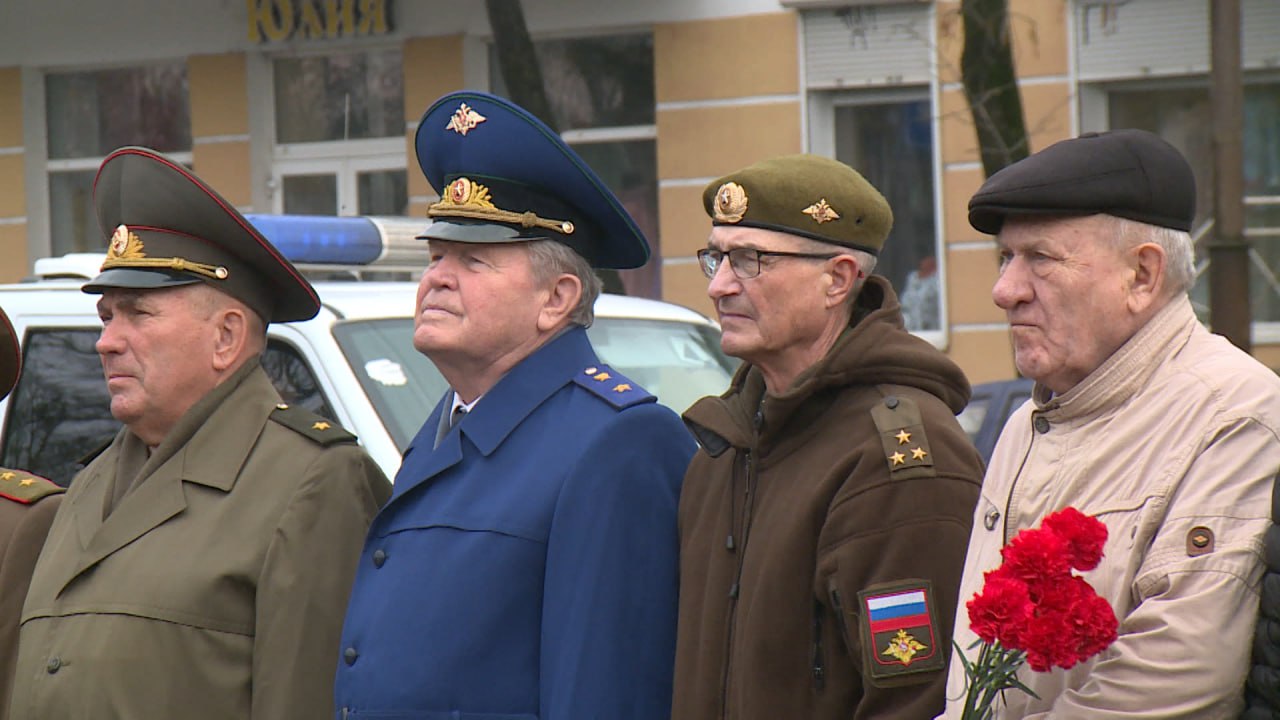 В Пскове отметили годовщину исторического парада 1941 года на Красной площади В Пскове отметили годовщину исторического парада 1941 года на Красной площади