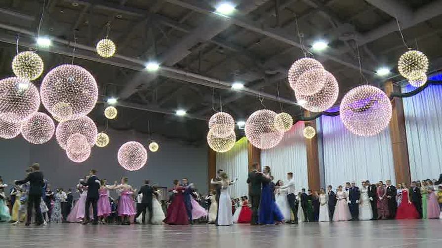 Псковский молодежный центр начал регистрацию участников на традиционный Сретенский бал, который ежегодно проводится в честь праздника Сретения Господня и Дня православной молодежи