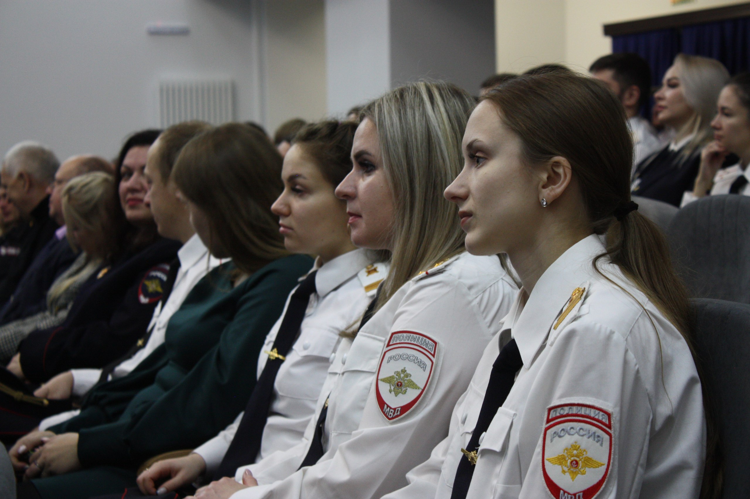 Городской культурный центр собрал сегодня тех, кто на страже нашего спокойствия – сотрудников органов внутренних дел Городской культурный центр собрал сегодня тех, кто на страже нашего спокойствия – сотрудников органов внутренних дел